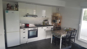 Laye Chambre privée dans un apt T3